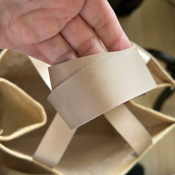 Meridian Farm Market Big Tote, Nylon Sturdy Handles with plastic coating inside - Picture 4 of 6